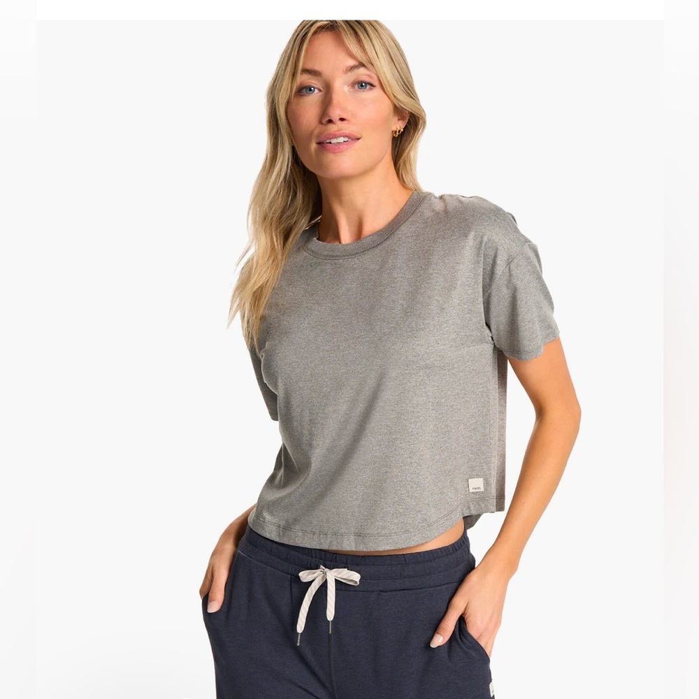 Vuori Women’s Energy Tee , size M, Gray